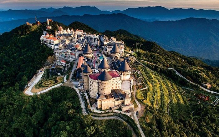 Bà Nà Hills - Khu vườn tiên cảnh giữa núi rừng Đà Nẵng