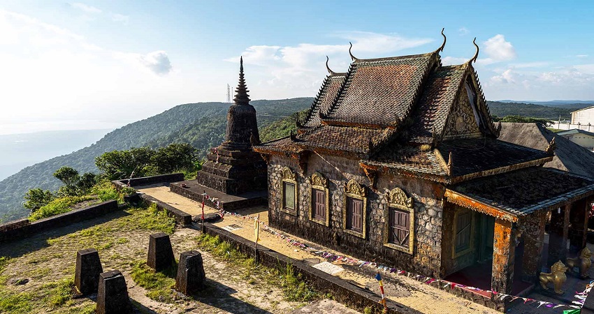 Chùa Năm Thuyền