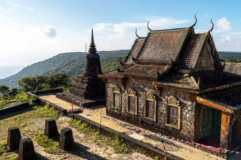 Chùa Năm Thuyền