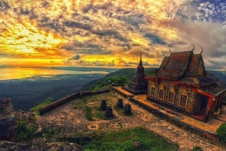 Chùa Năm Thuyền