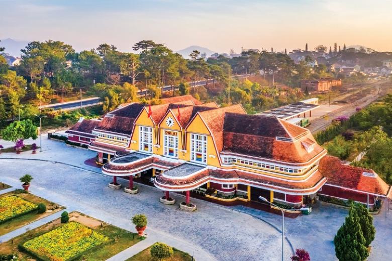 Ga xe lửa cổ