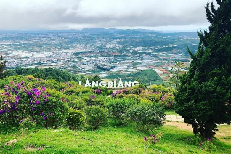 Núi Langbiang