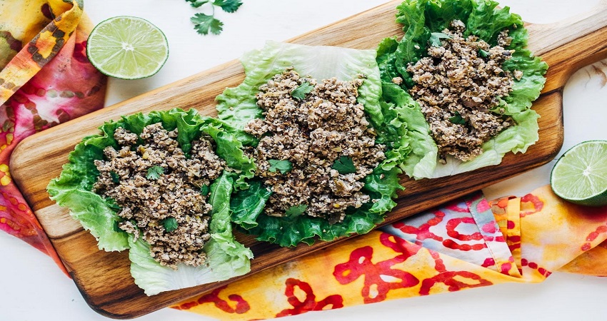 Larb (gỏi thịt bằm trộn rau thơm)