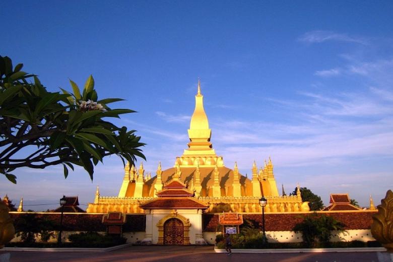 Tháp Thạt Luổng