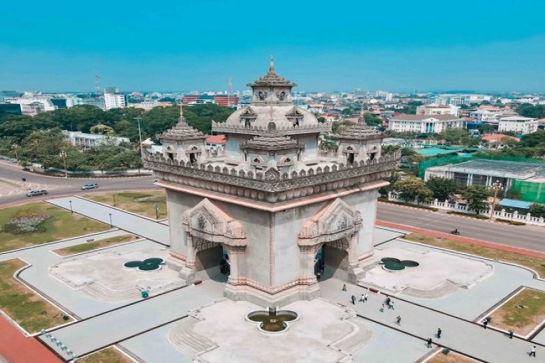 Tượng đài chiến thắng Patuxay