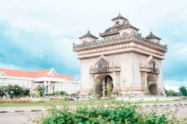 Tượng đài chiến thắng Patuxay