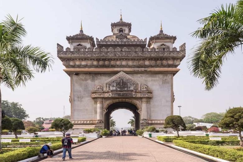 Tượng đài chiến thắng Patuxay