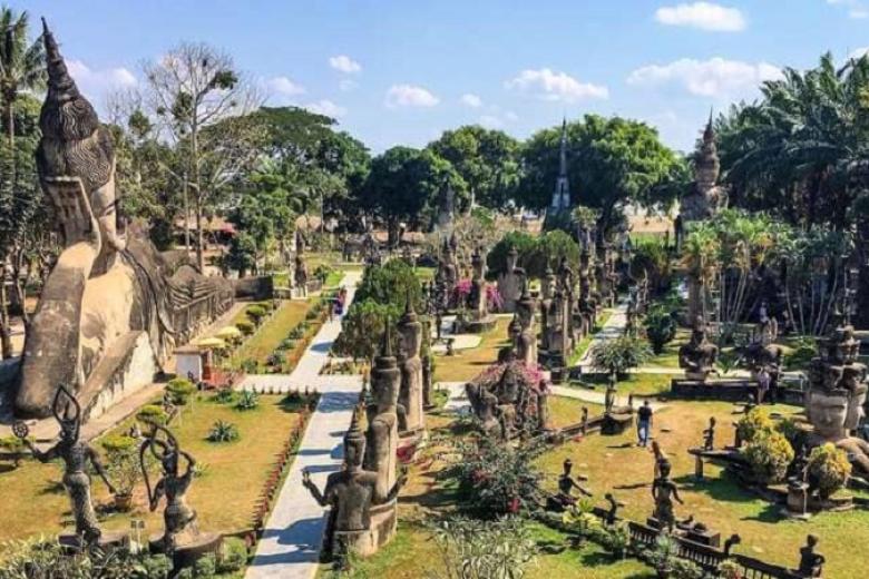 Vườn Tượng Phật Xiêng Khuôn