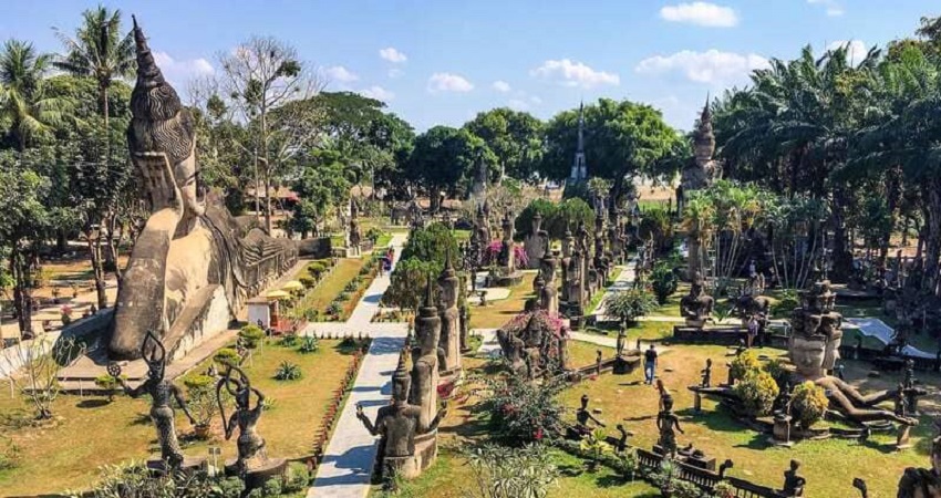 Công viên vườn tượng Phật Wat Xieng Khuan