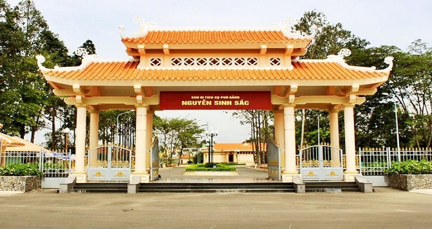 Lăng cụ Nguyễn Sinh Sắc