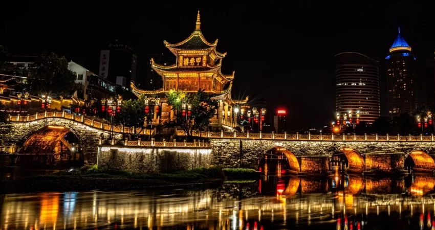 Giáp Tú Lầu 