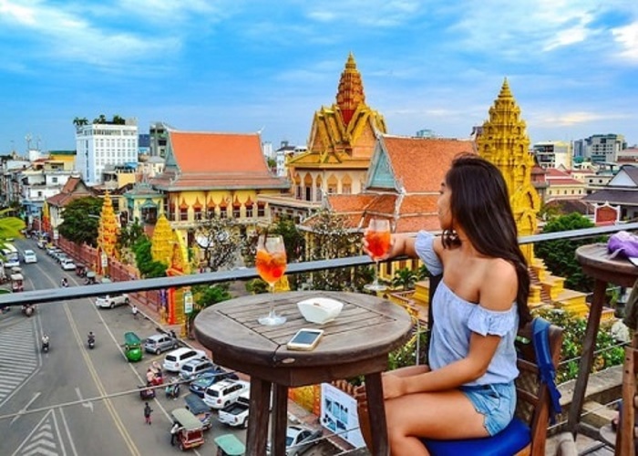 Du khách nên đặt vé máy bay đến Phnom Penh từ Hà Nội hạng phổ thông trước 1 -2 tháng
