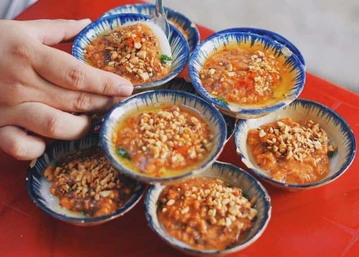Bánh bèo Cung An Định Huế là món ăn quen thuộc với nhiều người dân Huế