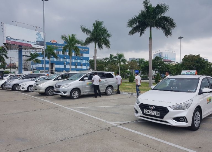 Nếu bạn cần một phương tiện riêng biệt thì di chuyển bằng xe riêng hoặc taxi là một trong những lựa chọn tốt