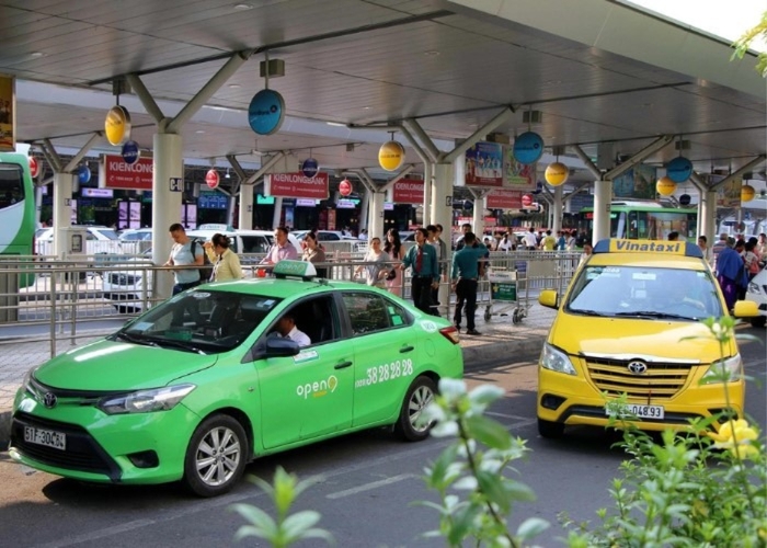 Các hãng taxi lớn luôn có mặt tại sân bay Vân Đồn và sẵn sàng phục vụ du khách