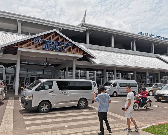 Kinh nghiệm mua vé máy bay đi Lào xuống sân bay Wattay
