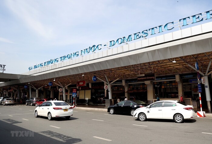 Lựa chọn xe đi sân bay Tân Sơn Nhất và những thông tin hữu ích du khách cần ‘nằm lòng’