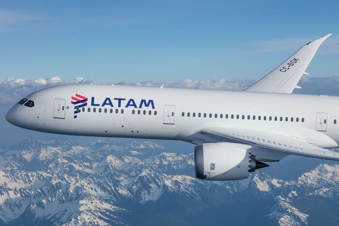 LATAM Airline của Chile là hãng hàng không sở hữu 450.000 chuyến bay vận hành đúng giờ. Ảnh: Air Data News