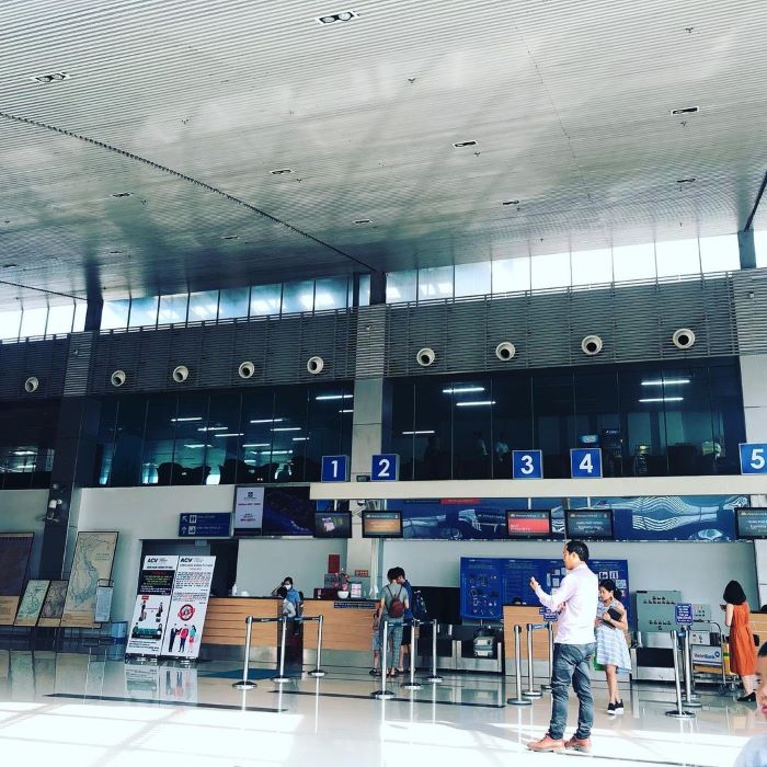 Hình ảnh quầy làm thủ tục khi đợi đón người thân ở sân bay Tuy Hòa