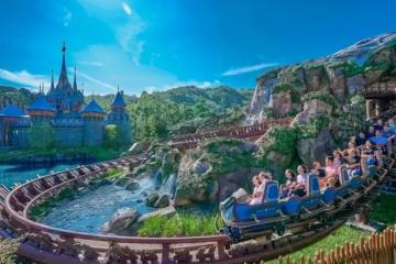 Disneyland Hong Kong Hay Universal Singapore? Gợi Ý Lịch Trình Vui Chơi Hoàn Hảo