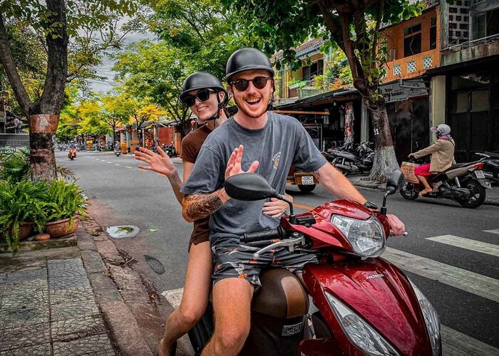di chuyển từ sân bay Đà Nẵng đến Hội An bằng xe máy