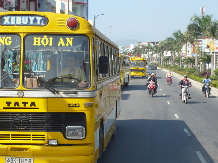 di chuyển từ sân bay Đà Nẵng đến Hội An bằng xe bus