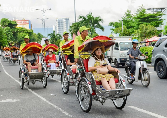 di chuyển từ sân bay Đà Nẵng về trung tâm thành phố