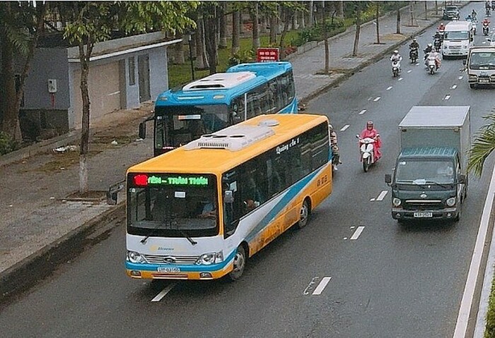 di chuyển từ sân bay Đà Nẵng về trung tâm thành phố