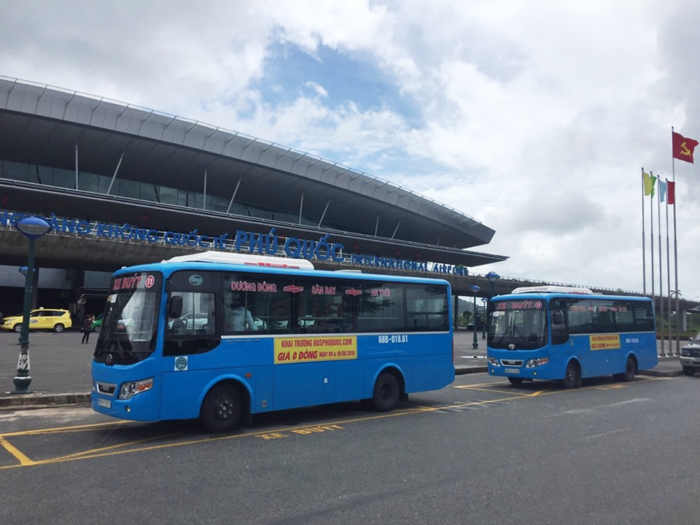 di chuyển từ sân bay Phú Quốc về trung tâm bằng xe bus
