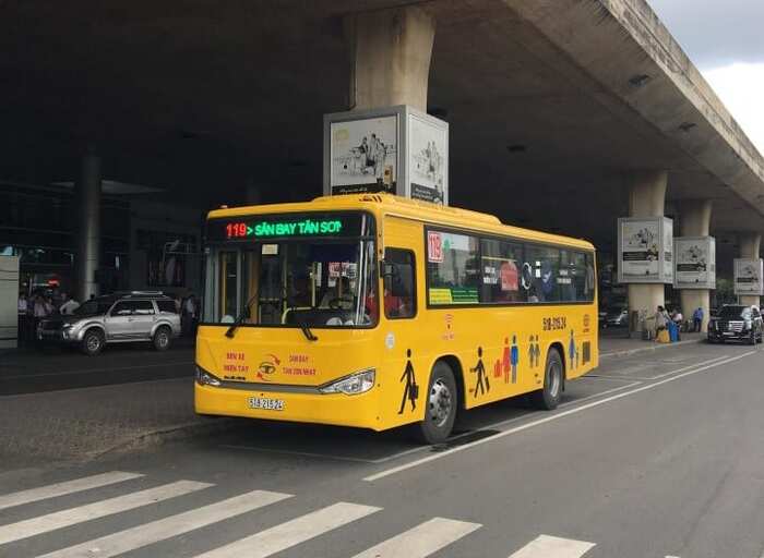 di chuyển từ sân bay Tân Sơn Nhất về trung tâm bằng xe bus