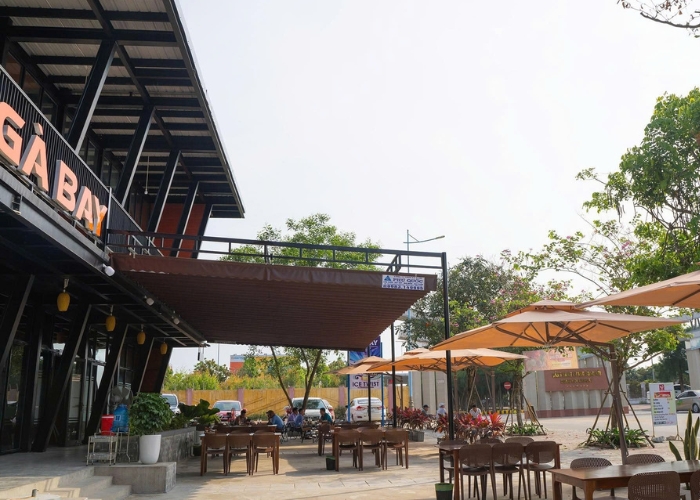Quán ăn ngon gần sân bay Đồng Hới - Nhà Hàng Gà Bay