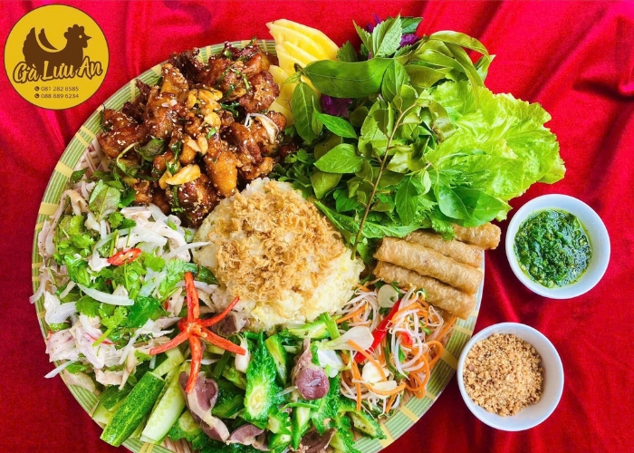 Quán ăn ngon gần sân bay Đồng Hới - Nhà hàng Gà Lưu An