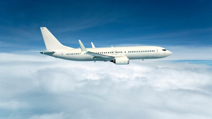 máy bay màu trắng: Điểm chung của máy bay chính là lớp bên ngoài đều được sơn màu trắng