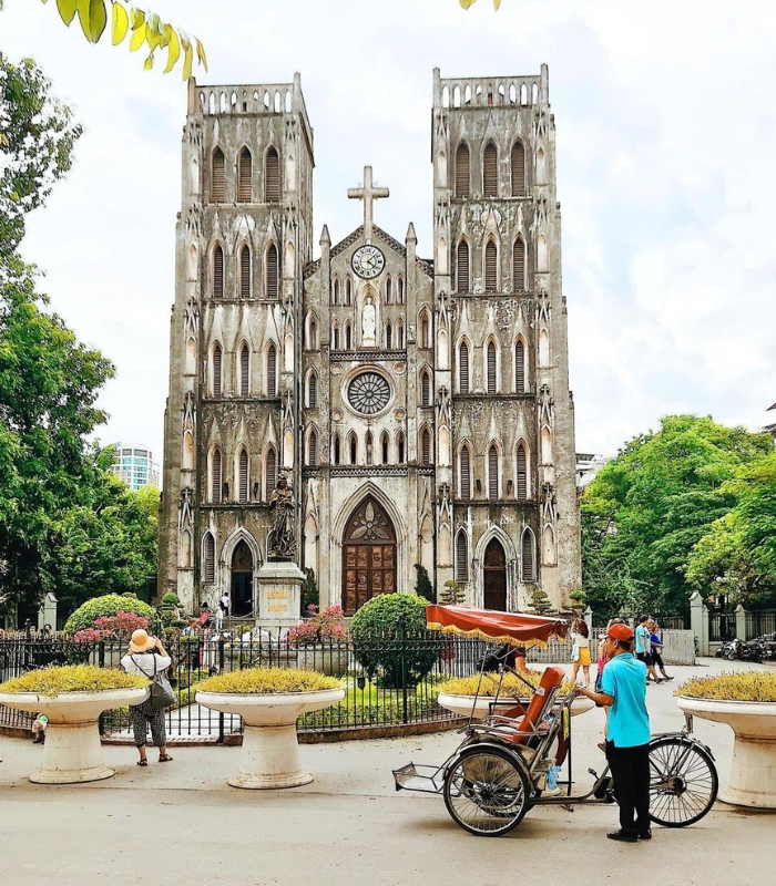 Đặt vé máy bay đi Hà Nội giá rẻ nên tránh đặt vé sát ngày