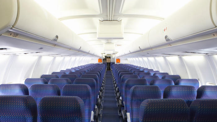 nhiệt độ trong máy bay: Trên máy bay thường sẽ được bố trí thành 3 khu vực bao gồm trước, giữa, đuôi. 