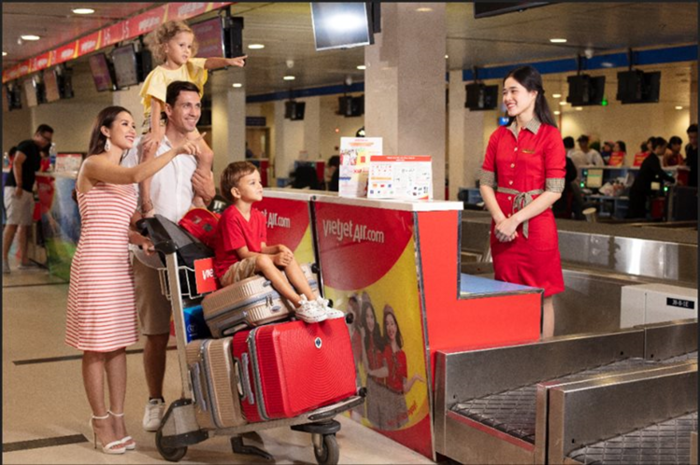 cách làm thủ tục lên máy bay vietjet: : Nếu làm thủ tục trực tiếp tại sân bay, nhân viên tại đây sẽ kiểm tra đầy đủ số hành lý theo quy định.
