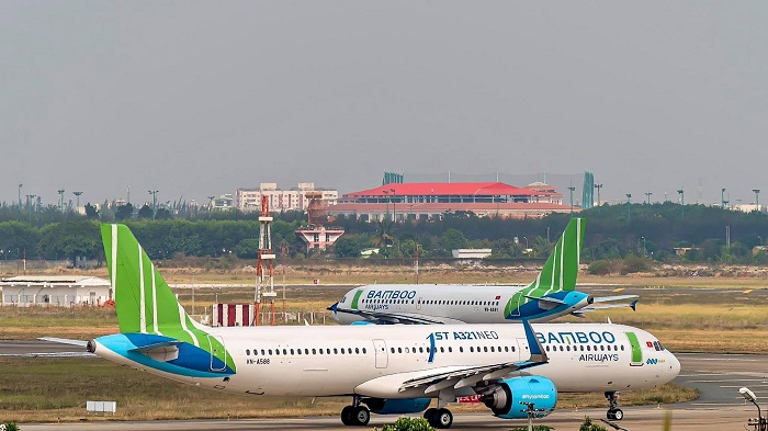 giá vé máy bay từ Nội Bài đi Tân Sơn Nhất