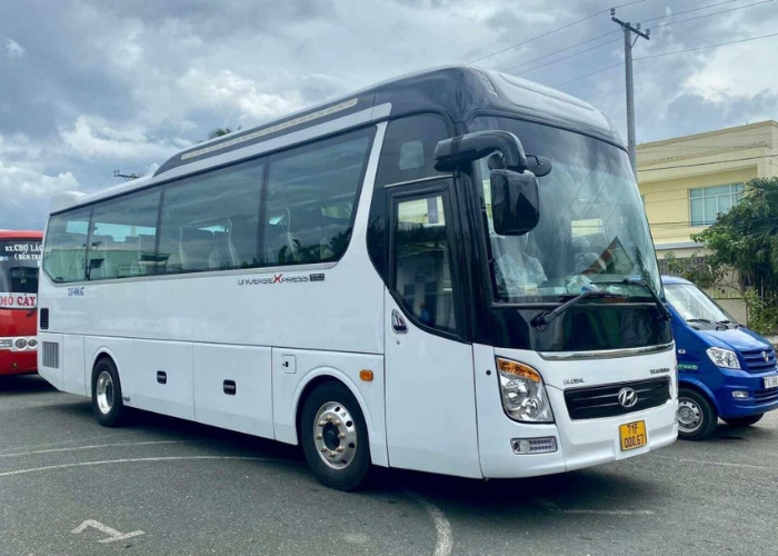 Dịch vụ xe đưa đón sân bay là một lựa chọn tiết kiệm cho việc di chuyển từ sân bay Buôn Ma Thuột về trung tâm