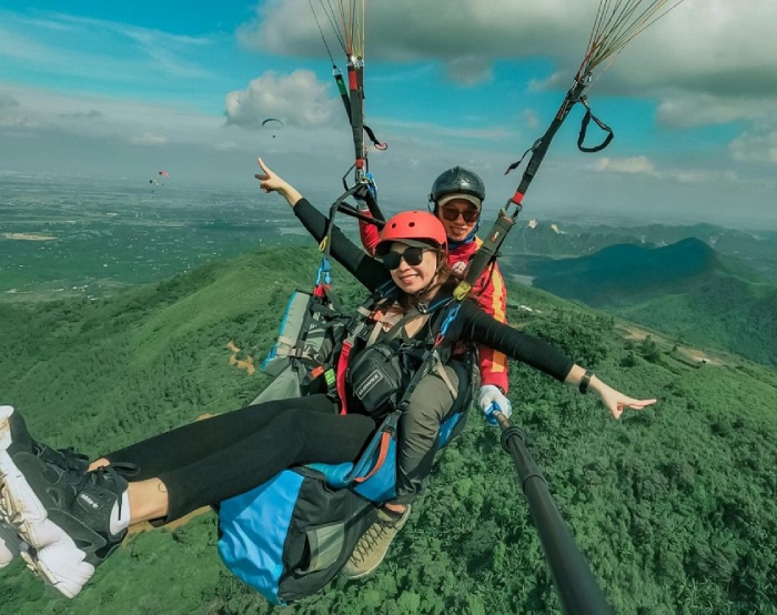 Ngắm nhìn thành phố xinh đẹp qua trải nghiệm nhảy dù tại bán đảo Sơn Trà Đà Nẵng