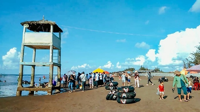 Các lễ hội truyền thống ở biển cồn bửng thu hút nhiều du khách