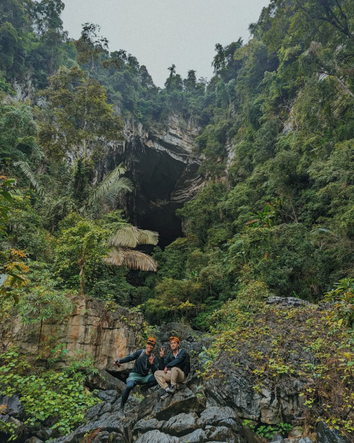 Hang Tiên Quảng Bình rất được dân du lịch khám phá, mạo hiểm yêu thích vì sự bí ẩn của nó