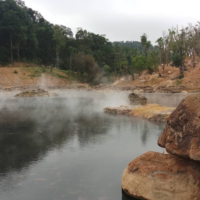 Suối nước nóng Bang Quảng Bình hoàn toàn tự nhiên