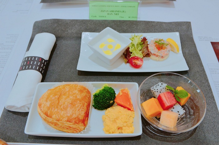 Bữa ăn trên các chuyến bay của Japan Airlines