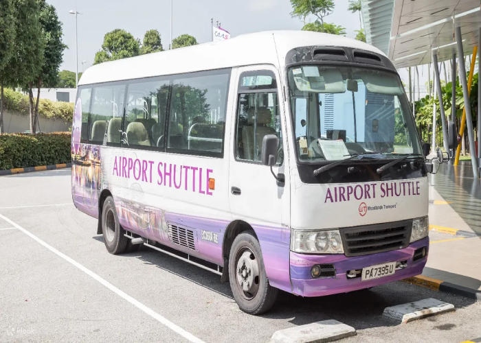 Di chuyển từ sân bay Changi Singapore về trung tâm bằng xe bus công cộng
