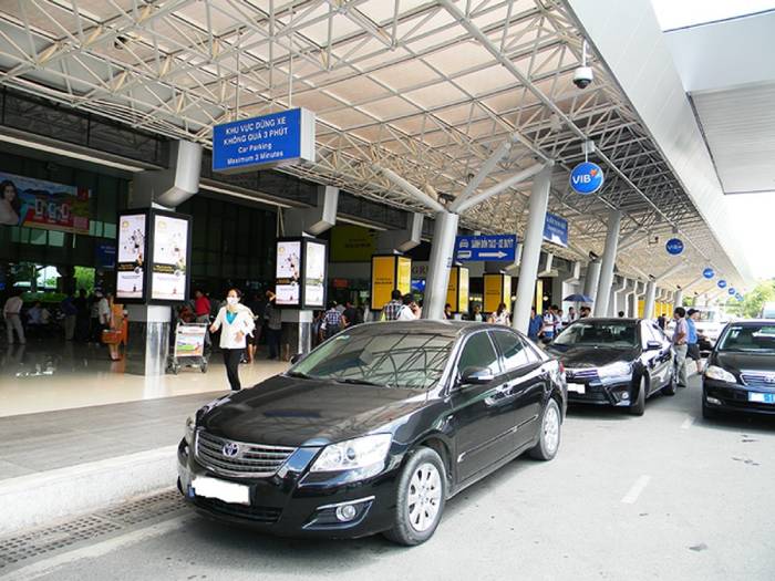 Thuê xe riêng đưa đón để di chuyển từ sân bay Kuala Lumpur Malaysia về trung tâm