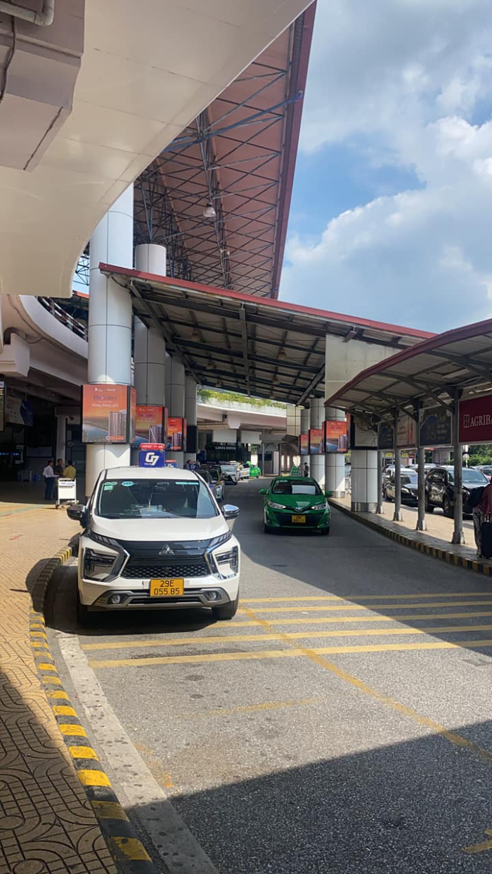 Các phương tiện hỗ trợ du khách di chuyển từ sân bay Nội Bài về Hoàng Thành Thăng Long