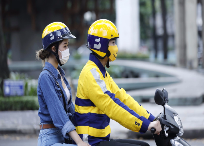 Di chuyển từ sân bay Nội Bài về Hoàng Thành Thăng Long bằng xe ôm