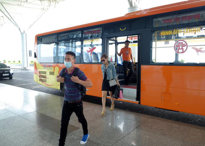 Di chuyển từ sân bay Nội Bài về Nhà thờ lớn bằng xe buýt