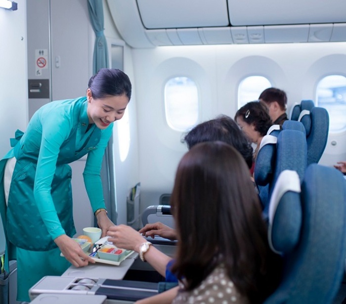 Nhiều dịch vụ tiện ích được cung cấp khi đặt vé máy bay TPHCM đi Vân Đồn Vietnam Airlines