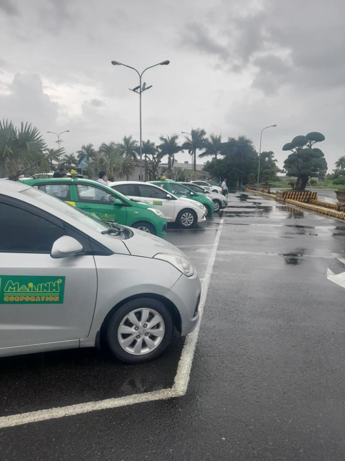 Taxi là phương tiện di chuyển từ sân bay Cà Mau về trung tâm được nhiều du khách lựa chọn nhất